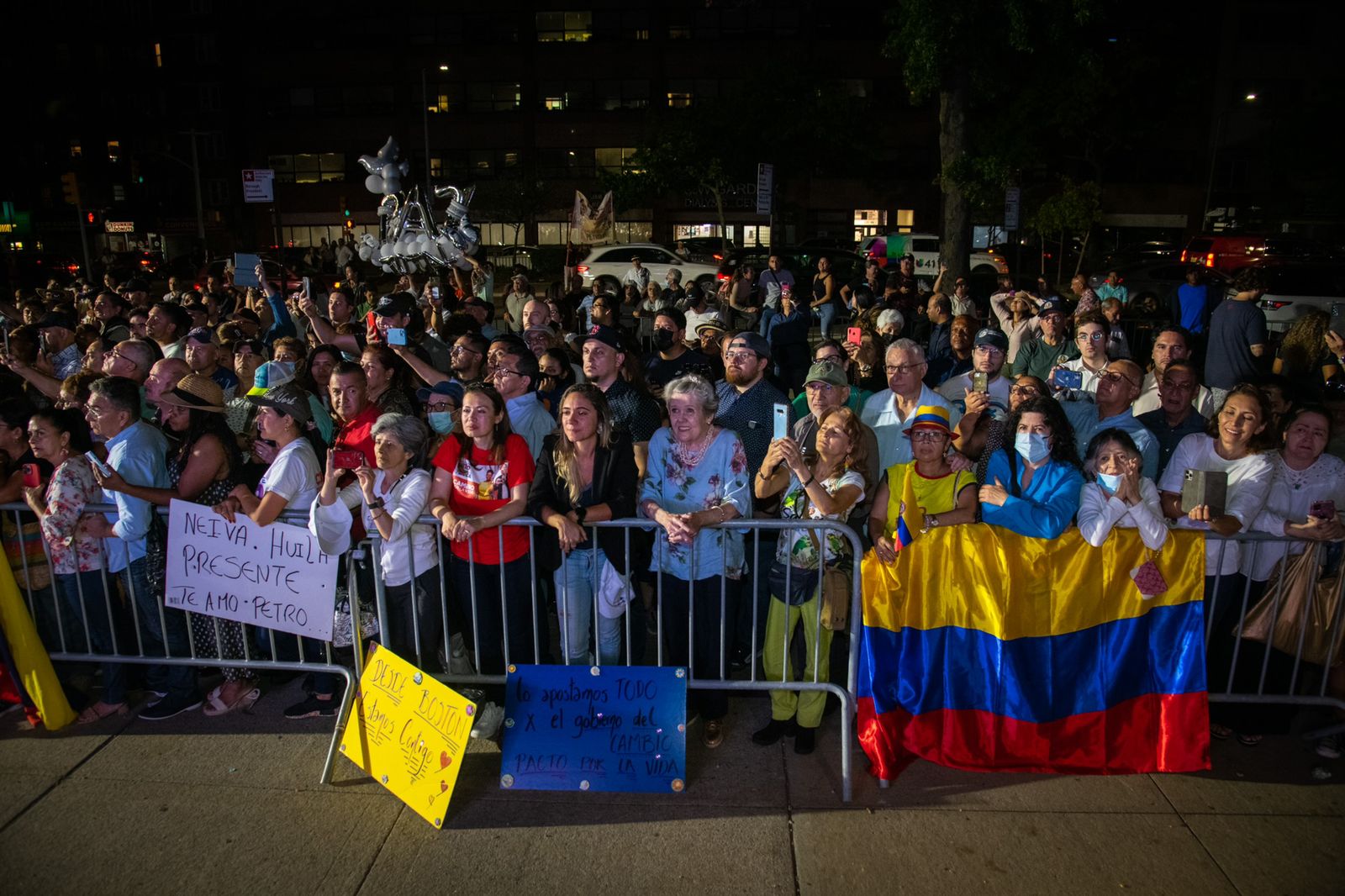 Así fue el primer encuentro de Petro con colombianos en Nueva York