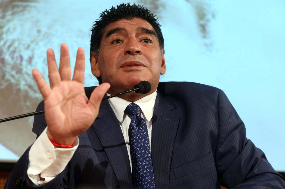 Hacienda italiana notifica a Maradona que debe 39 millones de euros