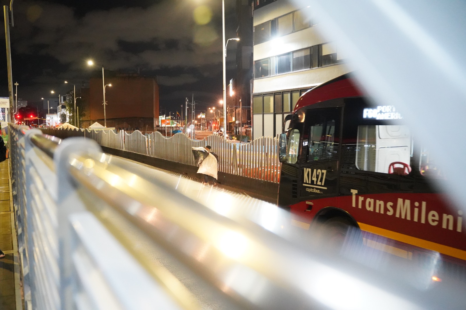 Habitantes de calle en Transmilenio: refugio de población que incomoda a los usuarios