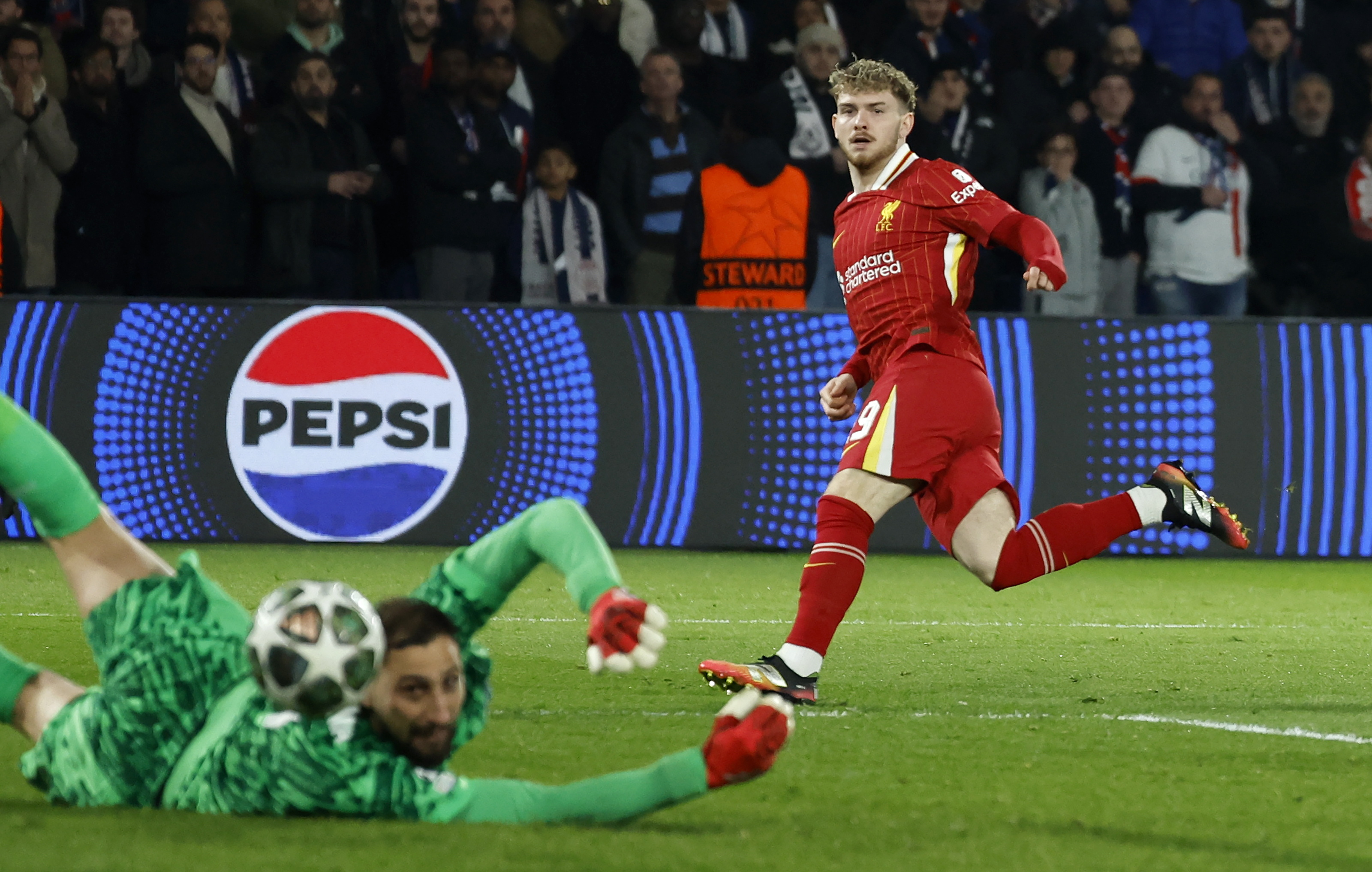 Liverpool se salvó de la pesadilla en París y le ganó a PSG con golazo de Elliott