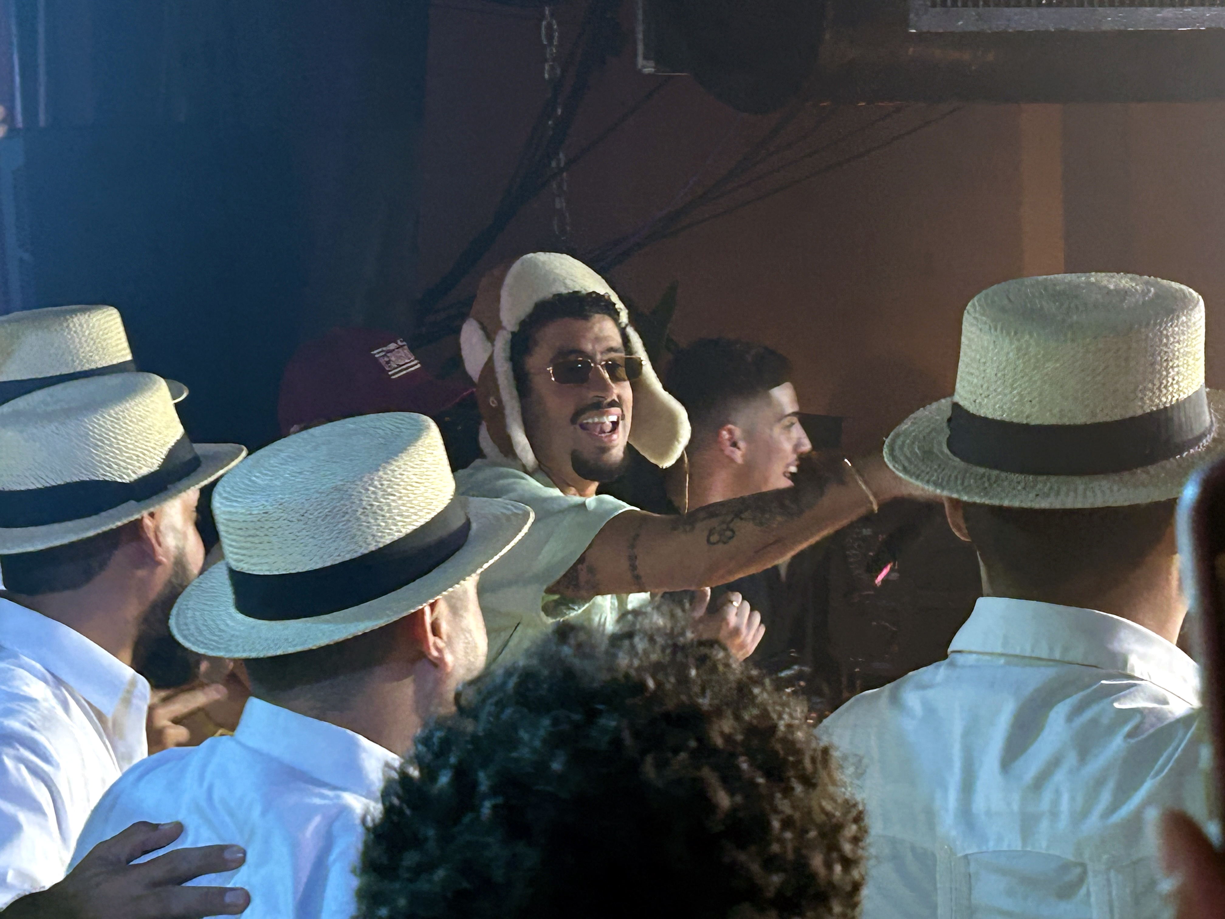 Bad Bunny saltó del reguetón a la salsa, pero ¿dio en la clave?