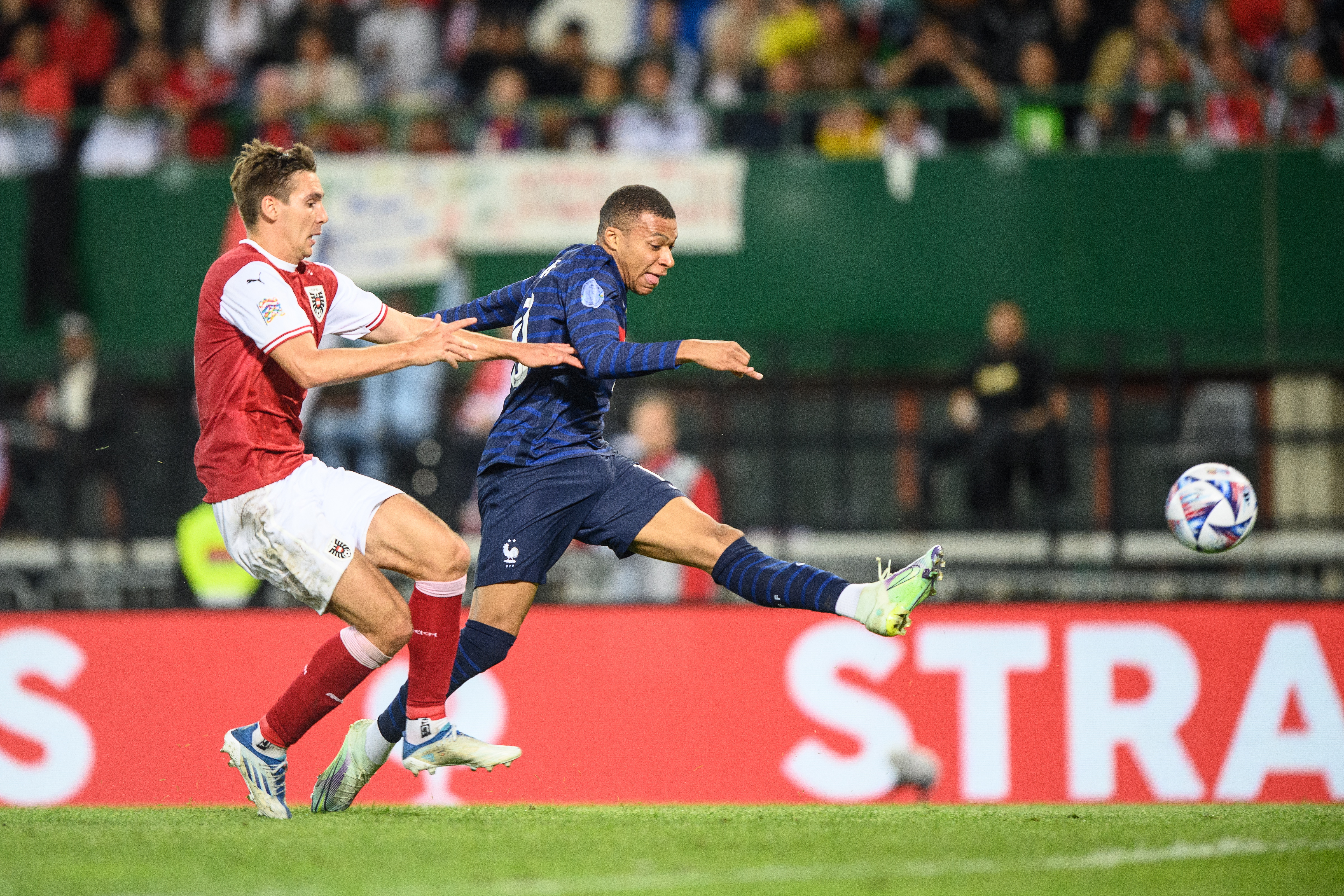 Mbappé salvó a Francia en Austria y Croacia sorprendió a Dinamarca como visitante