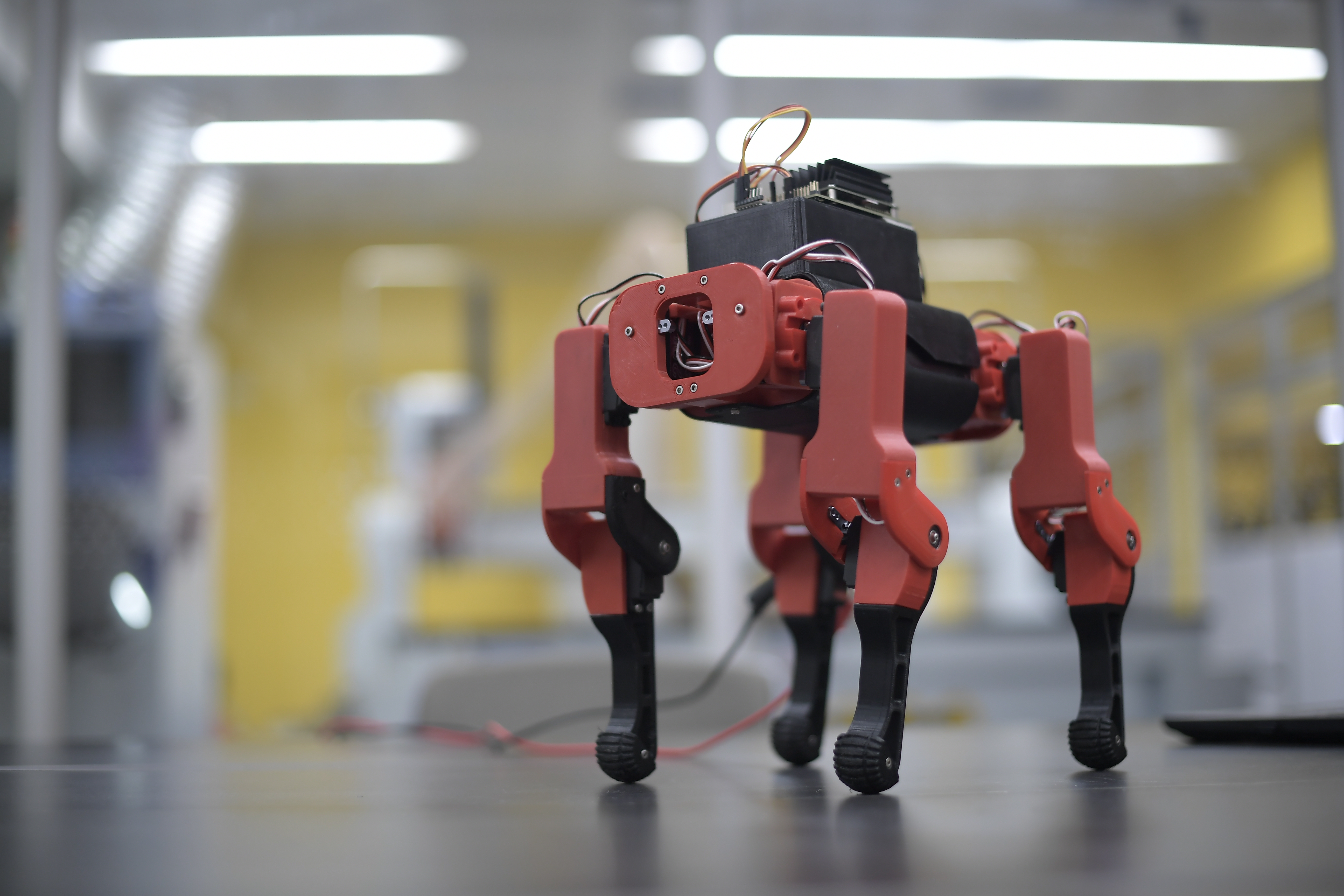 Robot creado por estudiantes de la Universidad EAN.