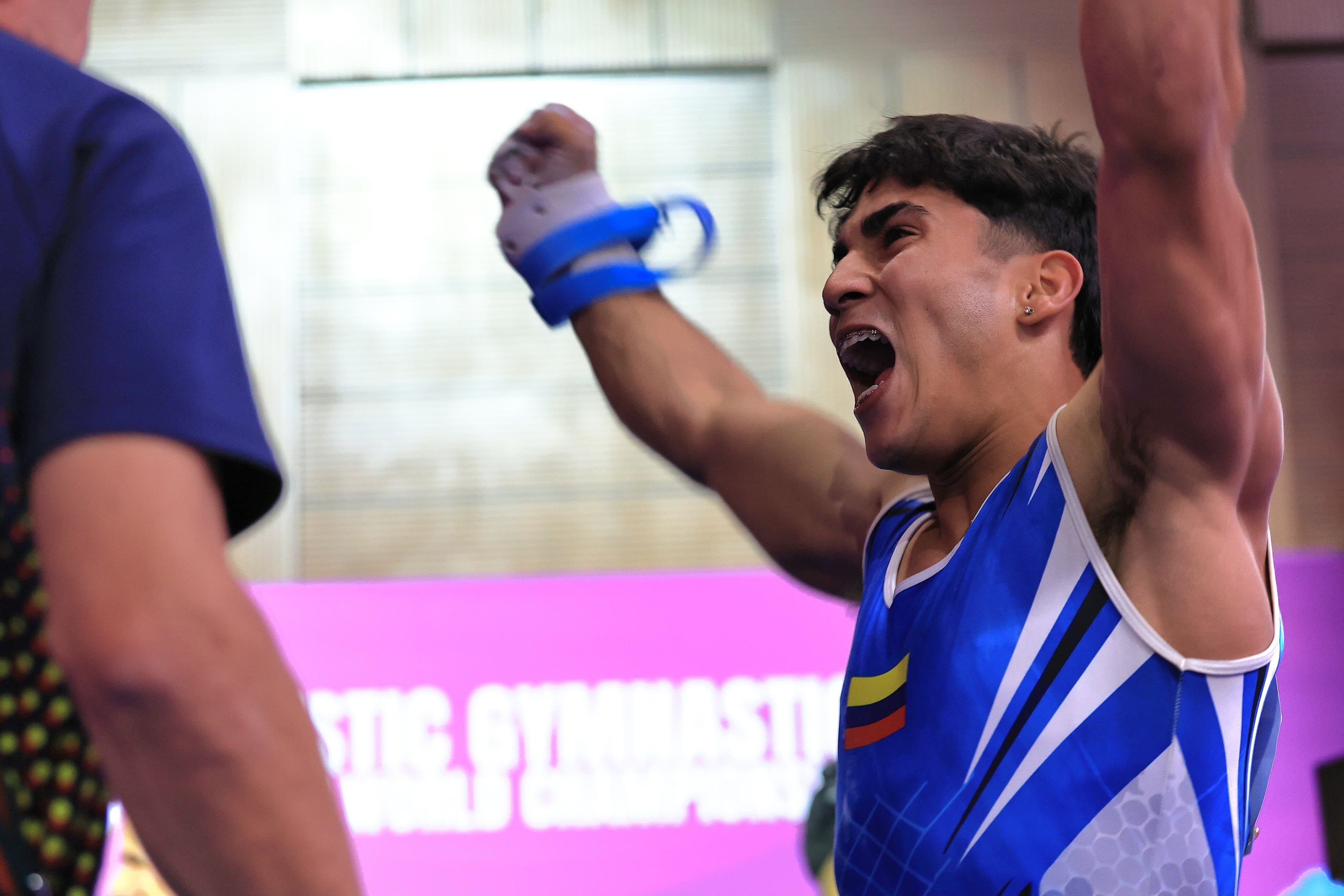 ¡Brillante! Camilo Vera logró doble oro en el Mundial Juvenil de Gimnasia