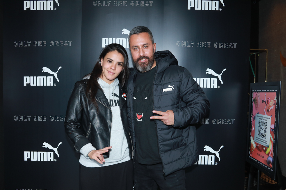 Puma y Dua Lipa CROMOS La marca de ropa deportiva PUMA al ser uno de las marcas asociadas a la cantante británica Dua Lipa quien estuvo de concierto este 19 de septiembre en Bogotá desarrolló una campaña de activación en la cual varios famoso asistieron como invitados de la marca a compartir de este espectáculo.