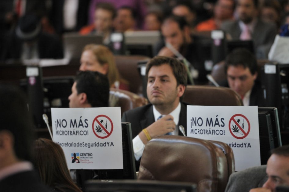 Como en Congreso, el Centro Democrático se toma el Concejo de Bogotá con carteles