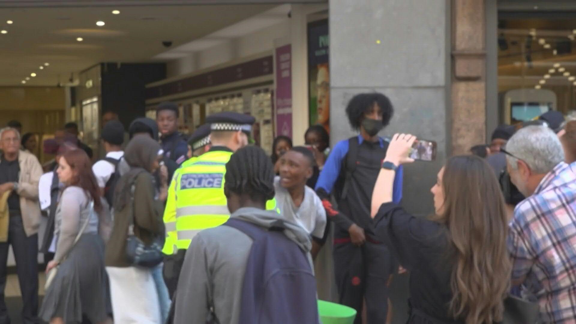 Mensajes difundidos por Tik Tok incitaron saqueos de tiendas en Londres