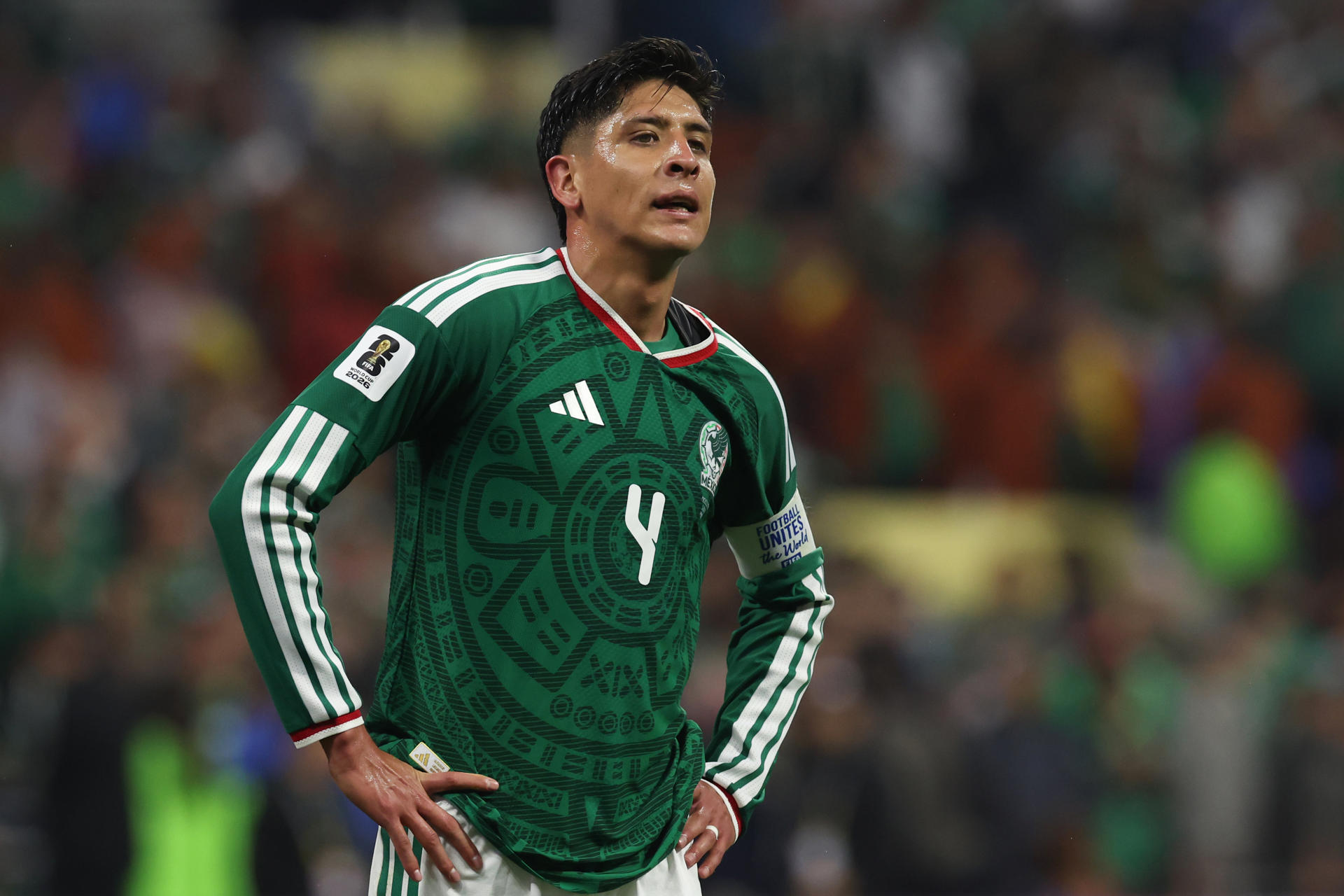 México entregó el alma por seguir en su mundial, pero cayó derrotado en el Azteca