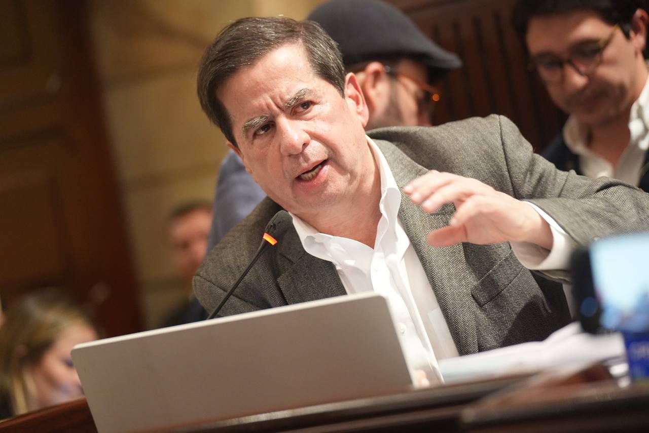 Cristo busca aprobación de ley de financiamiento y no descarta agendarla en extras