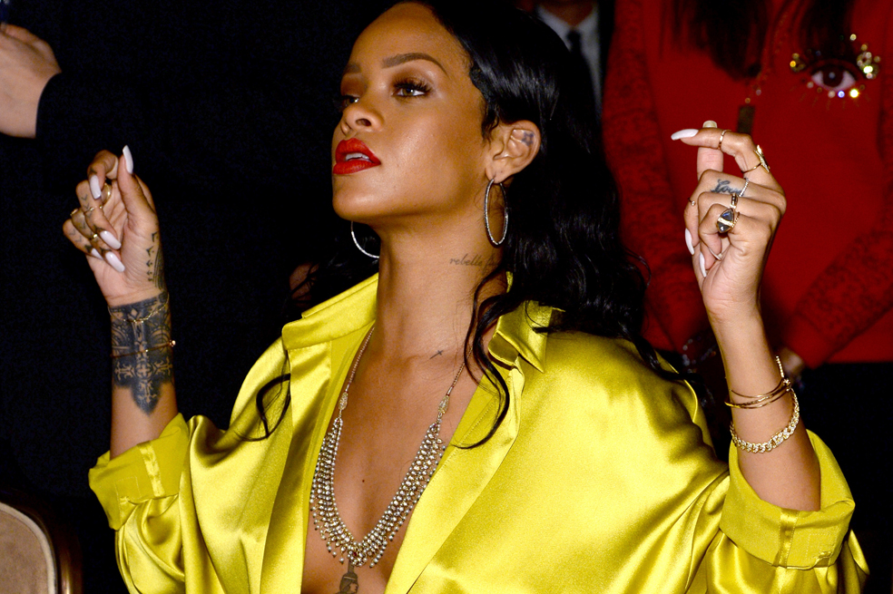 Rihanna se inspira en la sensualidad de Jennifer Lopez