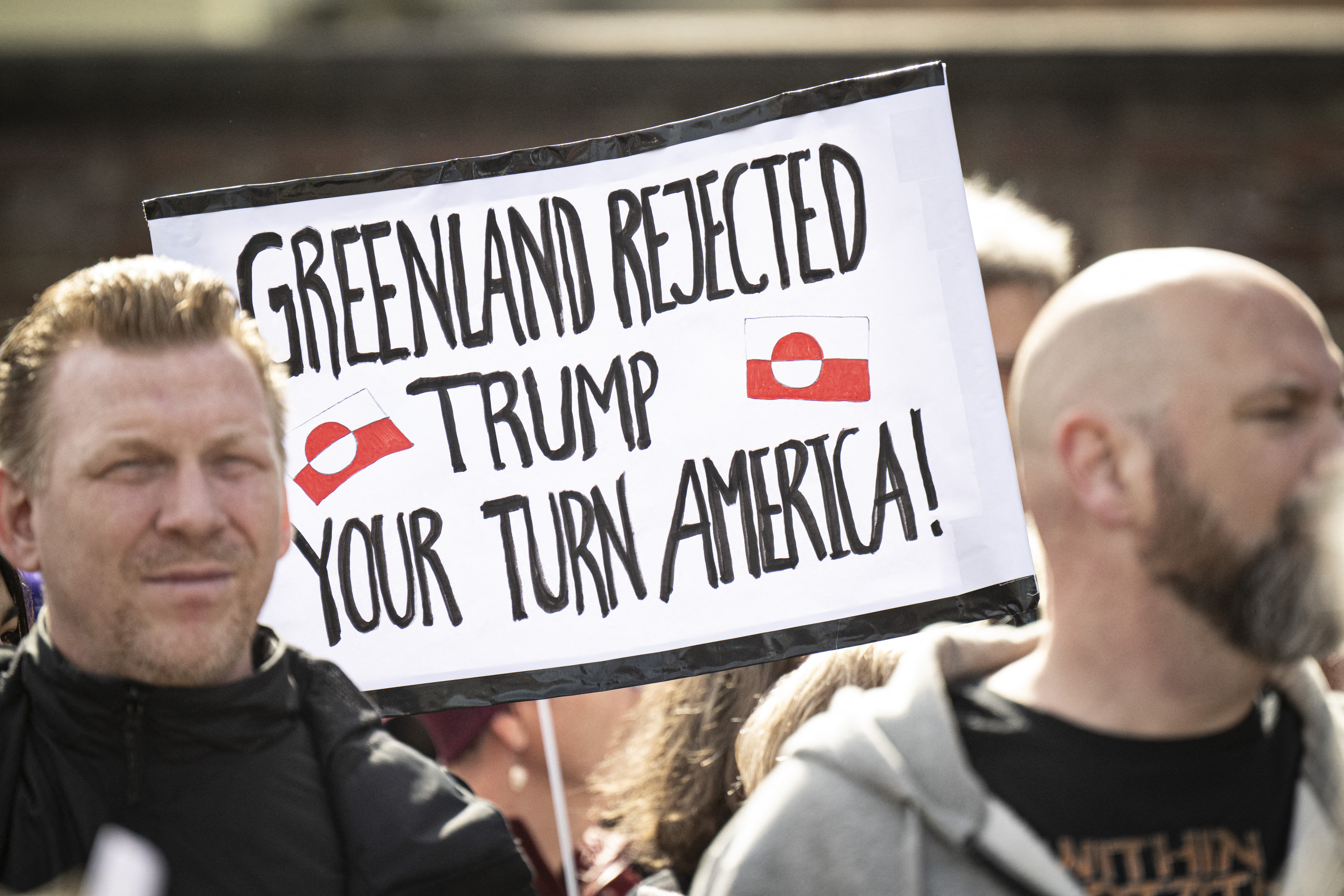 “Groenlandia es de los groenlandeses”: miles protestan en Dinamarca contra Trump