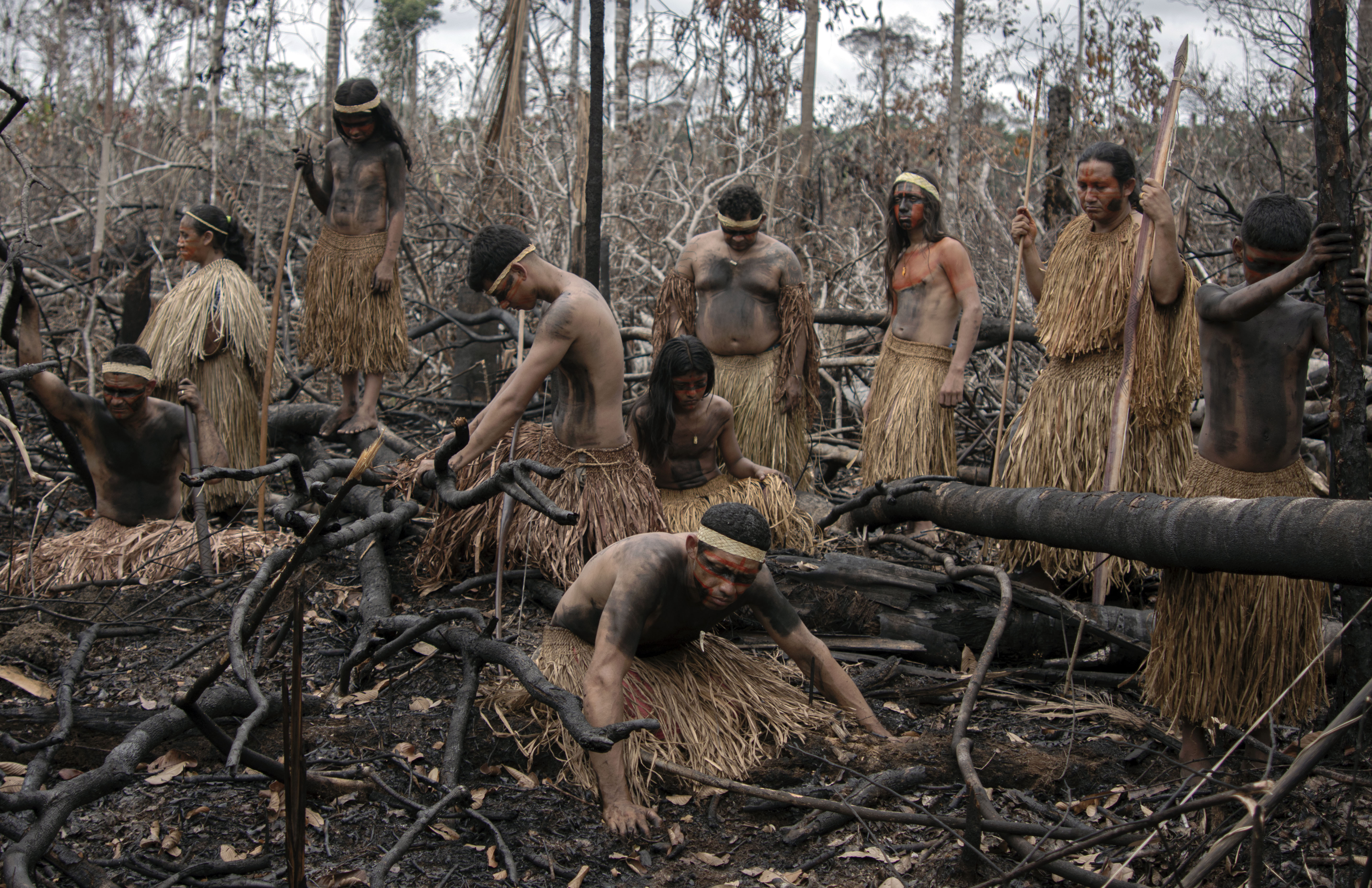 Indígenas Mura, en Brasil  y su lucha por proteger la Amazonia su territorio.