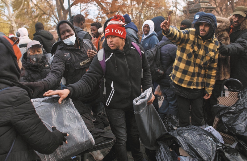 Permisos de trabajo: esta medida beneficiaría a casi 800.000 migrantes en EE. UU.