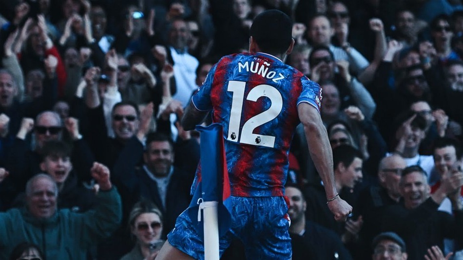 ¡Golazo! Daniel Muñoz le dio el triunfo a Crystal Palace en la Premier League