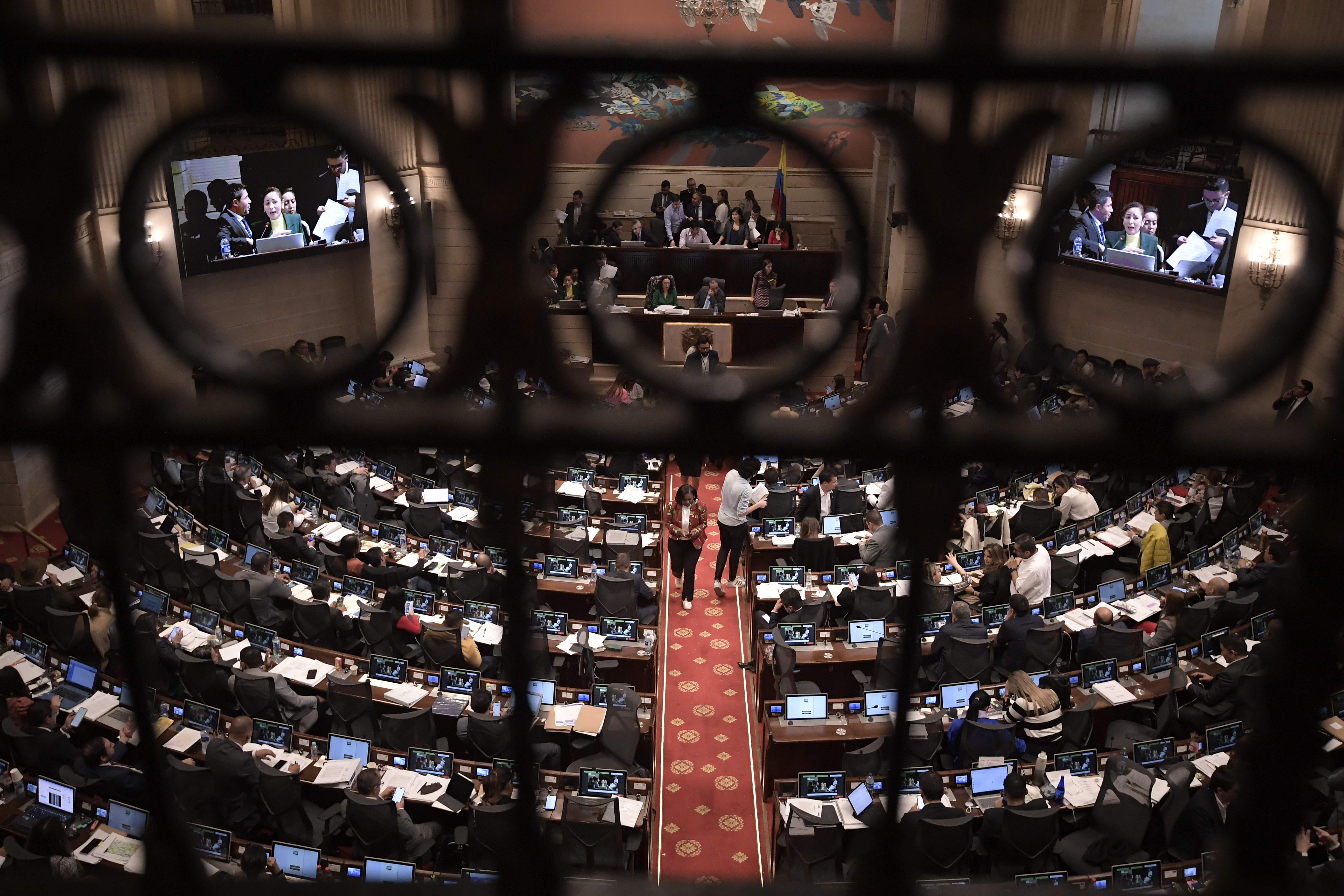 Congreso irá a sesiones extra para votar proyectos pendientes: Petro