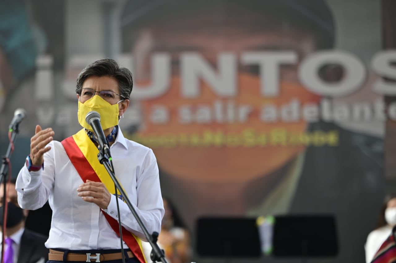 Claudia López, alcaldesa de Bogotá, durante su intervención en la ceremonia.