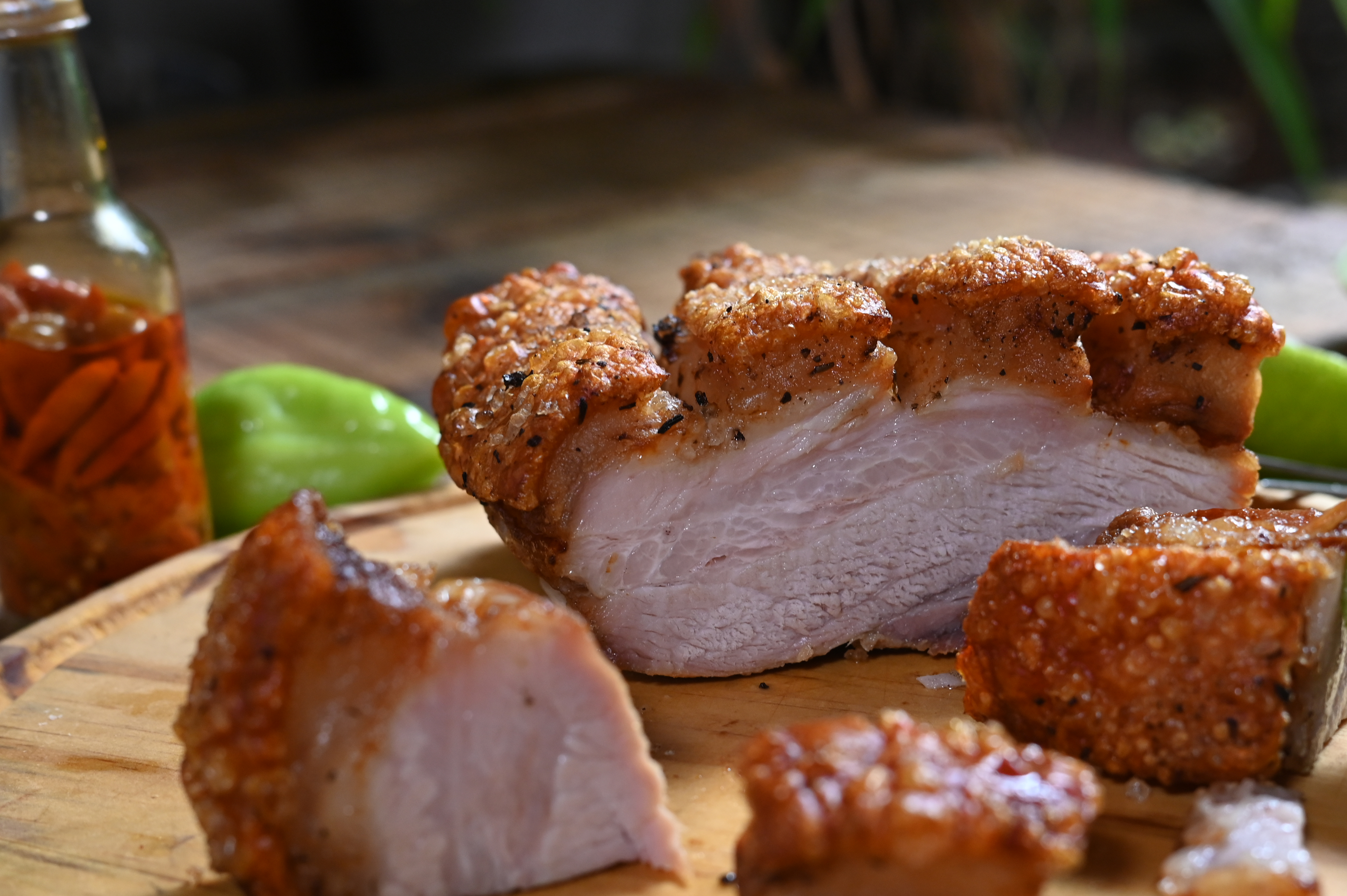 ¿Cuáles son los mejores cortes de carne para hacer chicharrón y que quede crocante y jugoso?