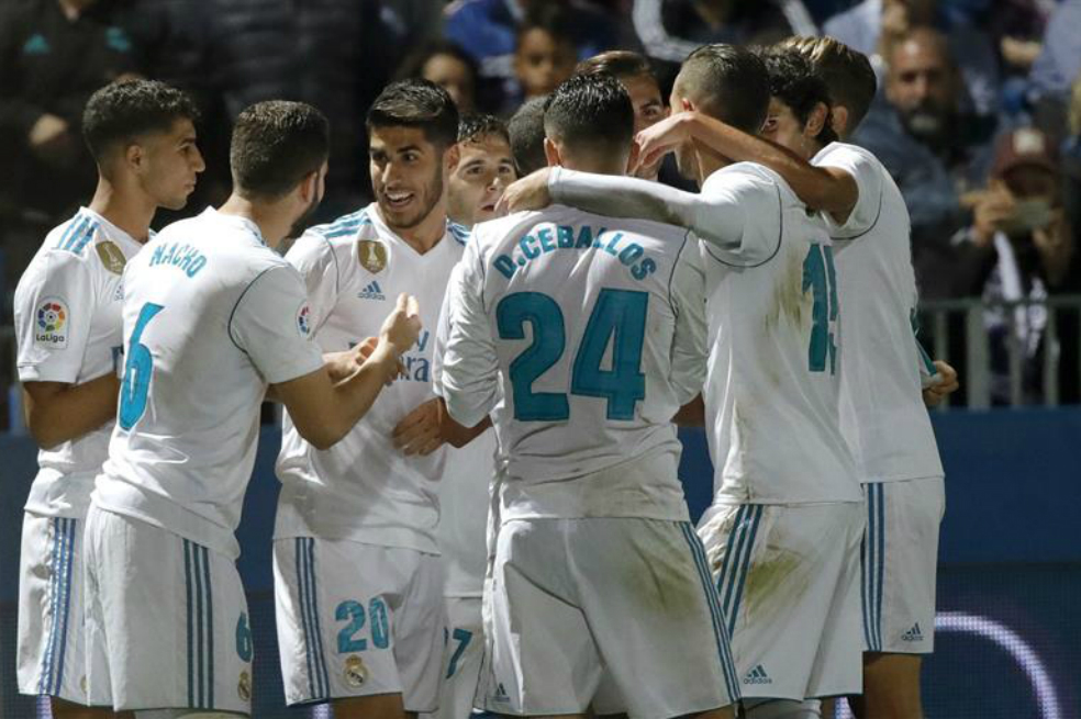 Los jugadores de Real Madrid festejan uno de los tantos con los que ganaron este jueves en la Copa del Rey. / EFE