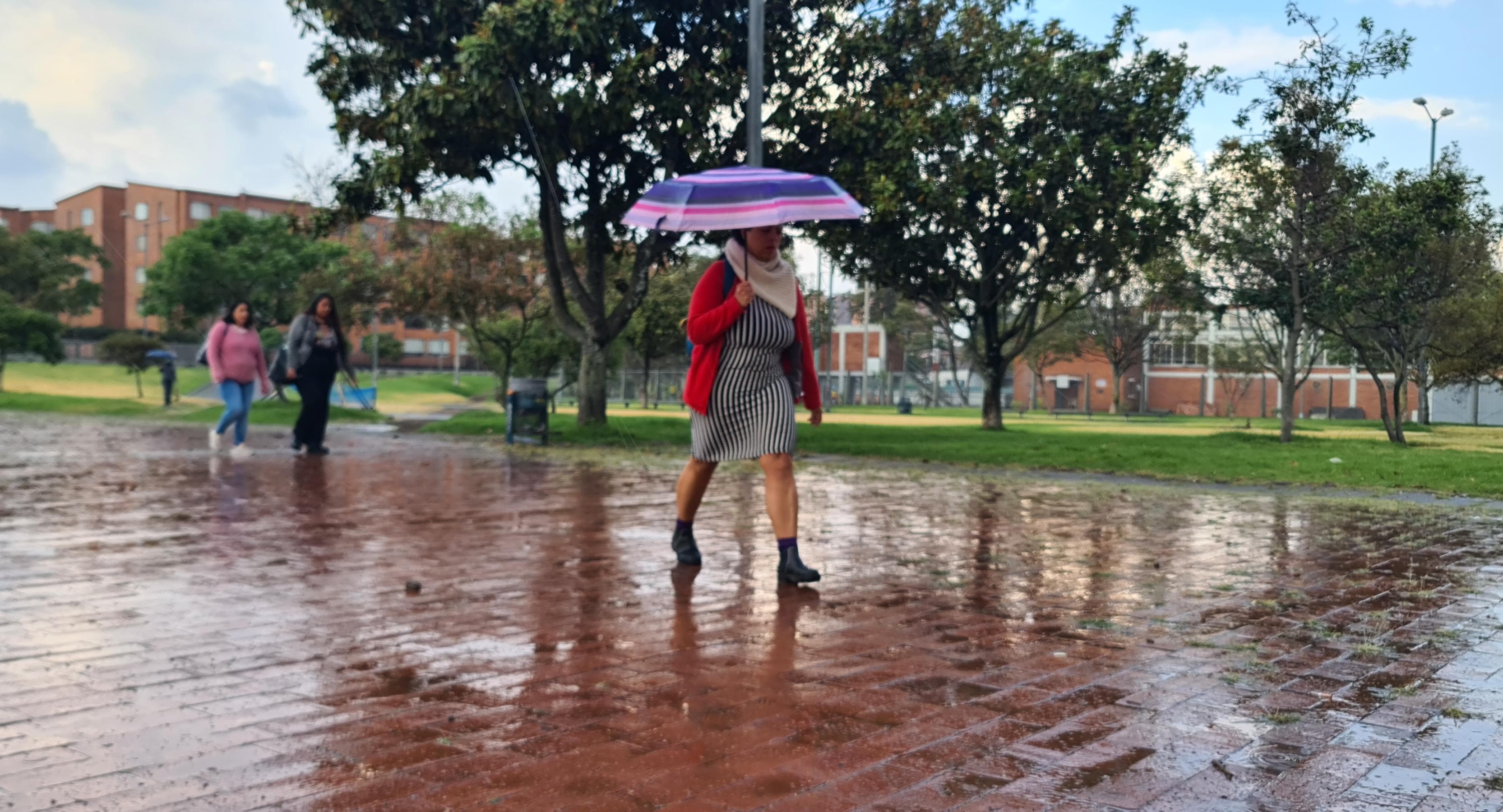 ¿Va a salir este fin de semana? El IDEAM prevé lluvias en varias zonas del país