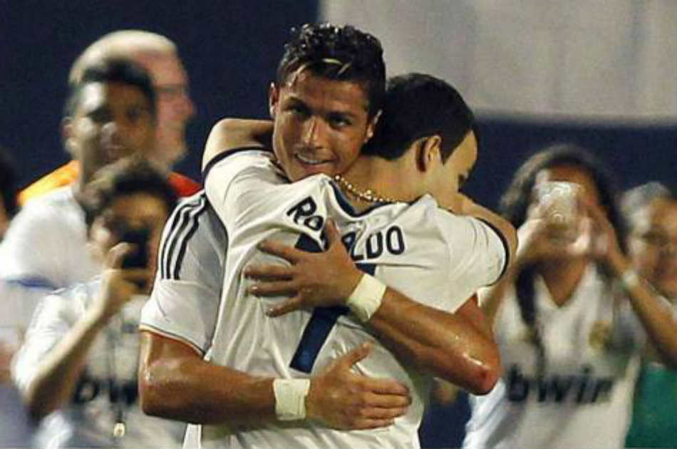 Ronaldo pide que no condenen a hincha que lo abrazó en partido amistoso