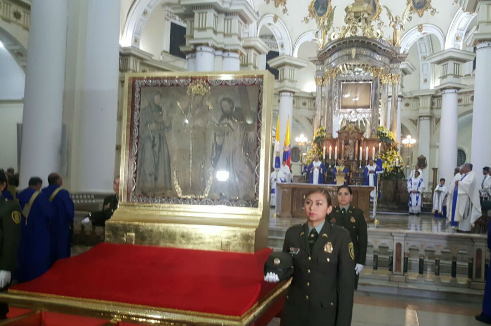 Arranca traslado de la imagen de la Virgen de Chiquinquirá a Bogotá