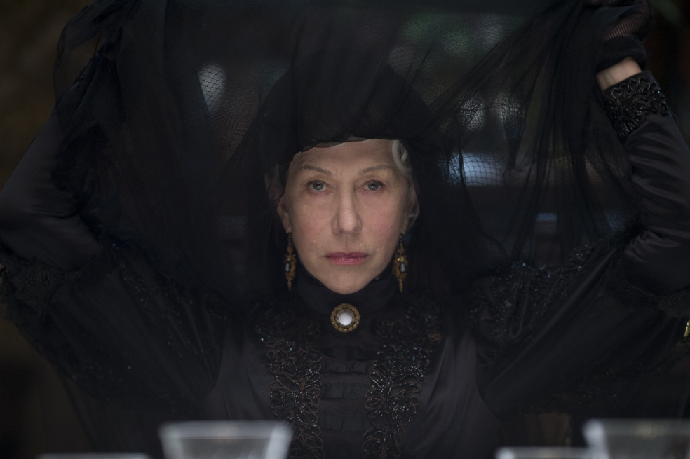 La actriz Helen Mirren en su rol de Sarah en la cinta “La maldición de la casa Winchester”. / Ben King