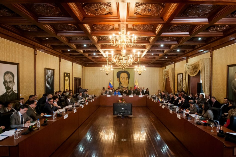 Las delegaciones de Colombia y Venezuela reunidas para abordar los temas de seguridad fronteriza. /EFE