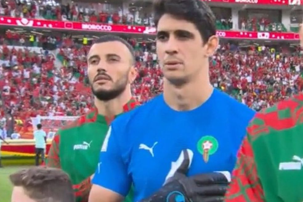 ¿Qué pasó con Bono? Arquero de Marruecos cantó el himno, pero no jugó el partido