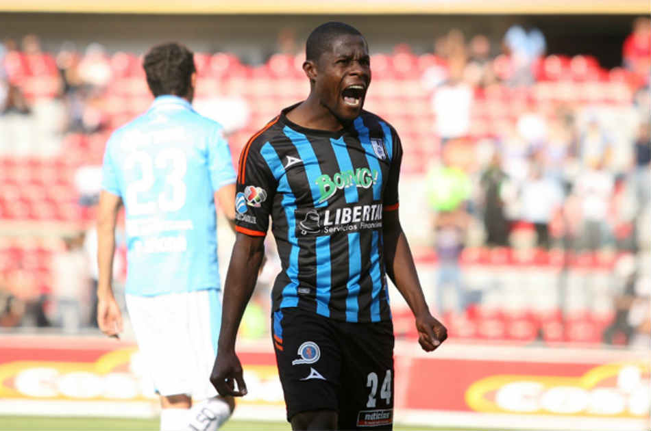 Con dos goles de Cosme, Querétaro venció por 0-3 a Pumas UNAM