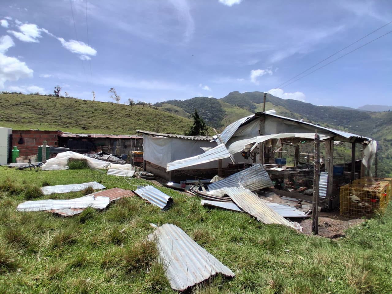 Vendavales causaron graves daños y dejaron sin luz a varias zonas rurales de Santander