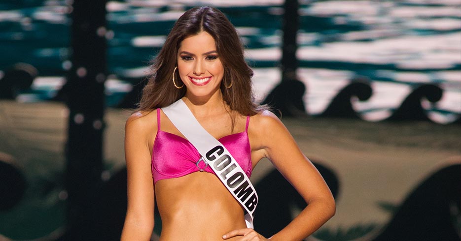 Paulina Vega se robó el show en el desfile preliminar