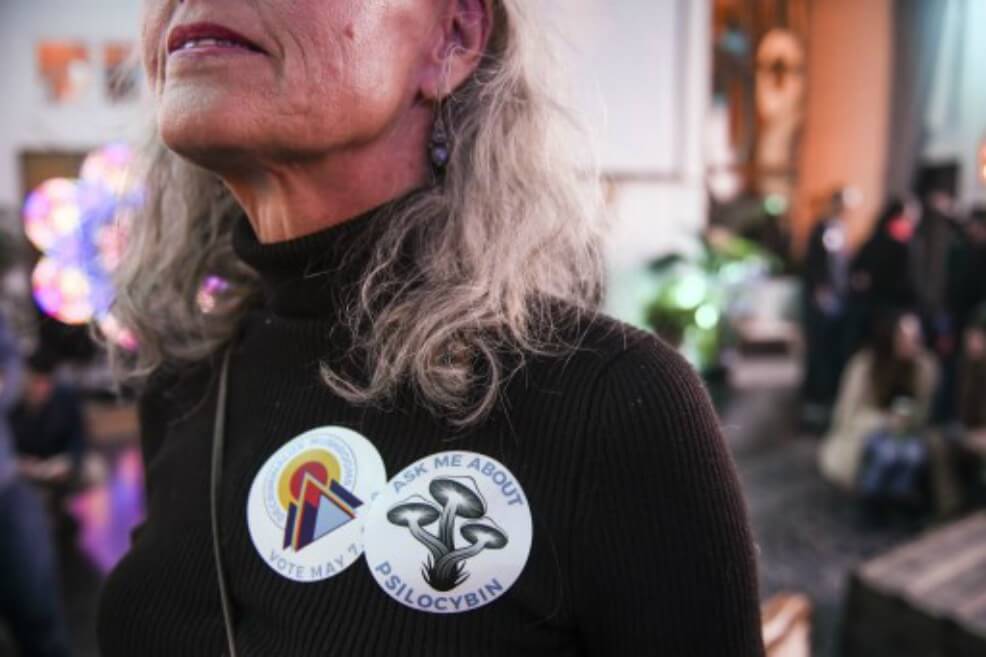 lke Carre, una de las ciudadanas de Denver que apoyó la legalización de los hongos alucinógenos.