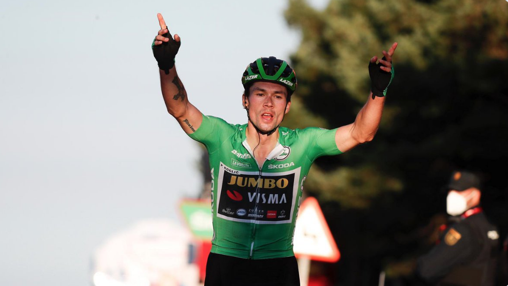 Primoz Roglic dio una exhibición en la octava etapa y amenaza el liderato de Carapaz