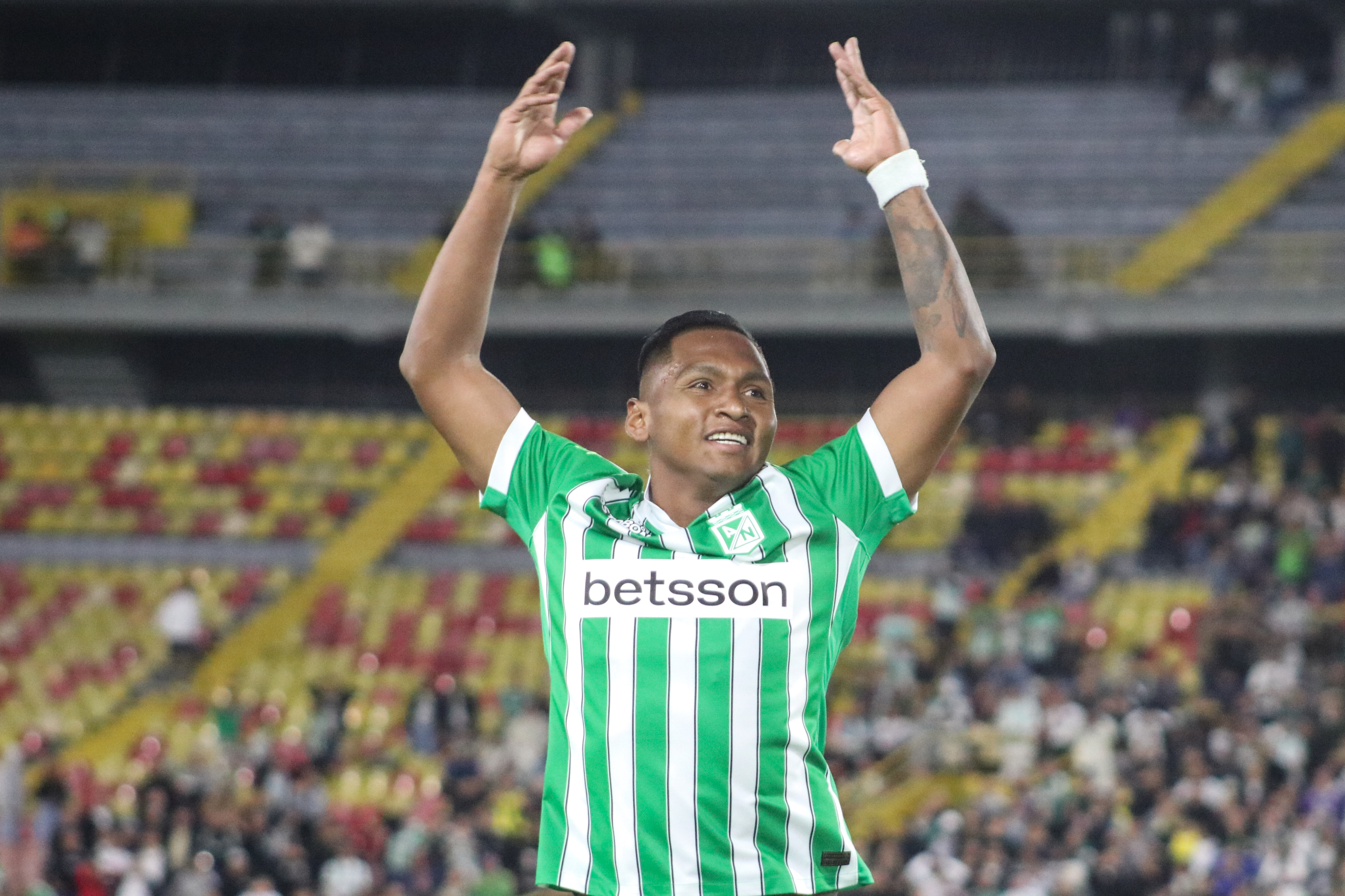 Alfredo Morelos celebrando el 2-0 de Atlético Nacional sobre Tigres en la Copa Betplay 2026 en el estadio El Campín.