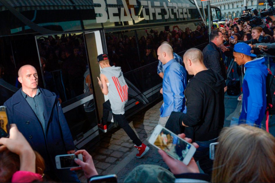 Justin Bieber y su nuevo escándalo: hallan droga en bus de su gira