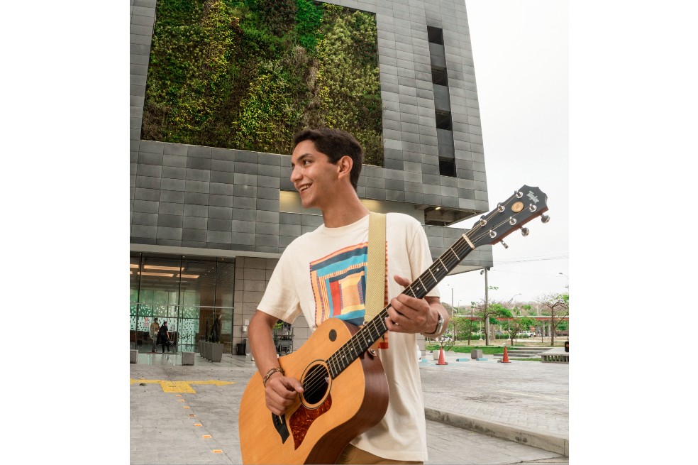 Danny Danies presenta “Contigo”
