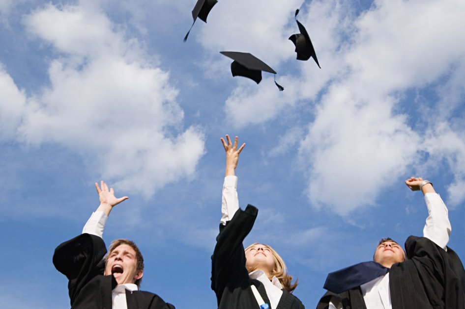 Más del 40 % de recién graduados no son contratados por falta de experiencia