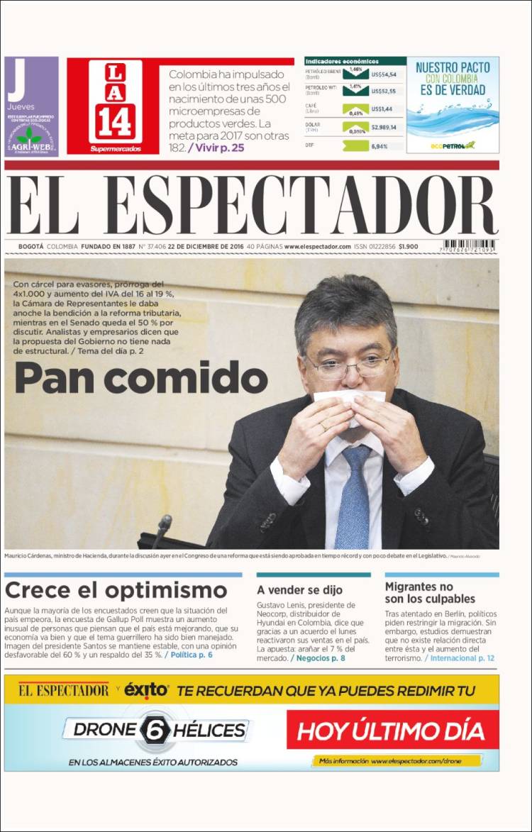 Esta fue le portada de El Espectador el 22 de diciembre de 2016. En ella aparece, en primer plano, el entonces ministro de Hacienda, Mauricio Cárdenas, durante las discusiones en el Congreso para aprobar la reforma tributaria.