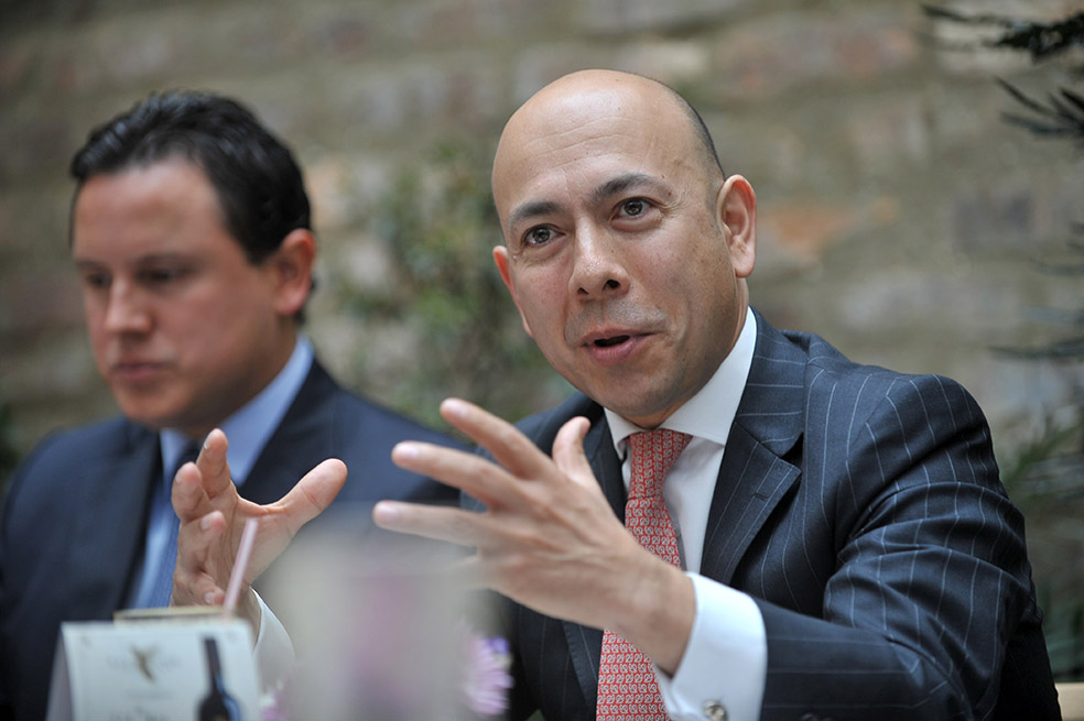 Santiago Molano, director de asuntos corporativos, y Germán Martínez, director general de Ramo. /Cristian Garavito