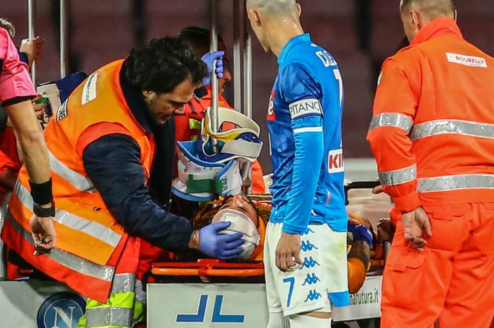 David Ospina recibió un golpe en la cabeza y tuvo que ser trasladado al hospital