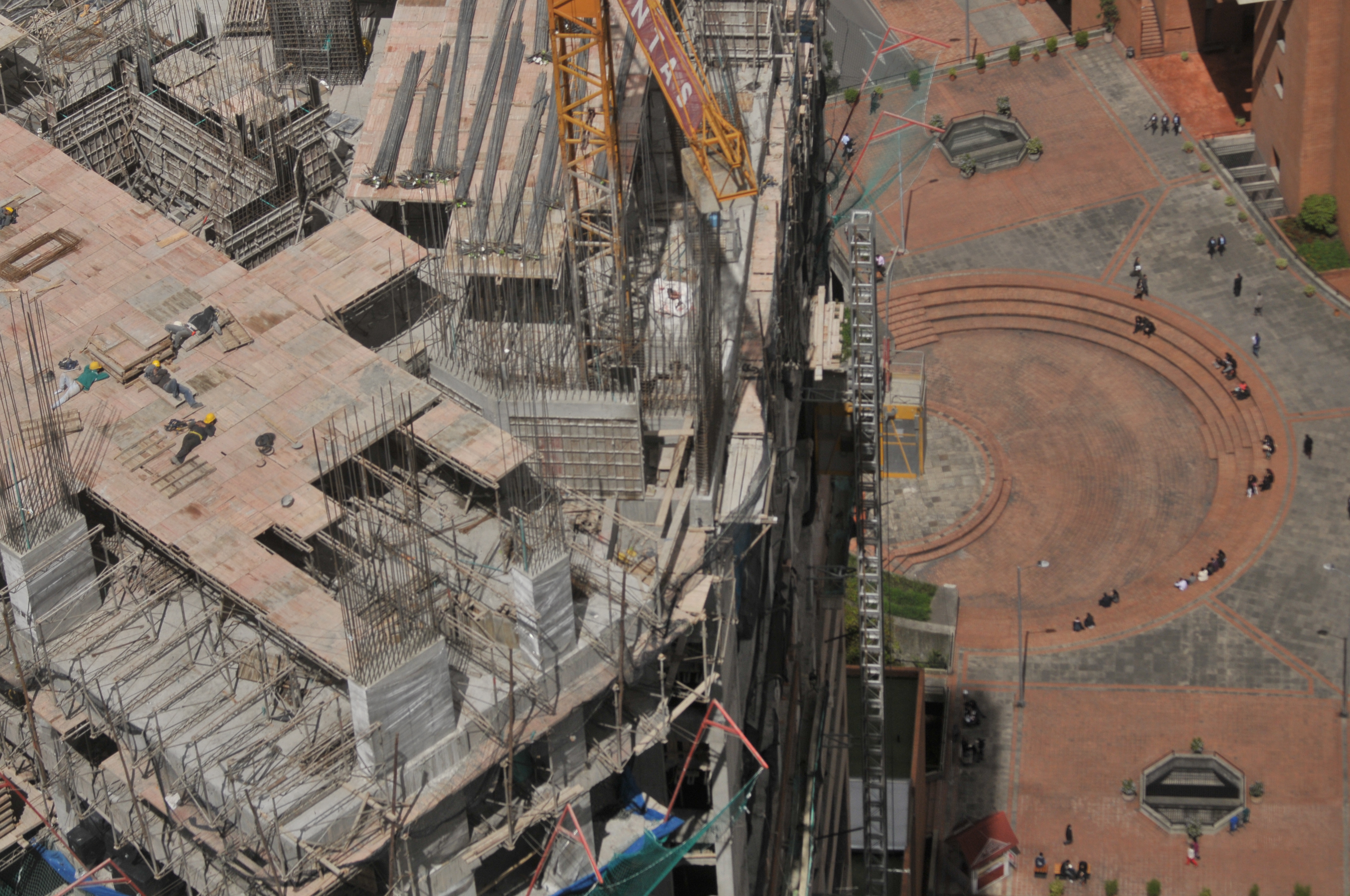 El pulso de la construcción: cae producción de concreto y suben los precios
