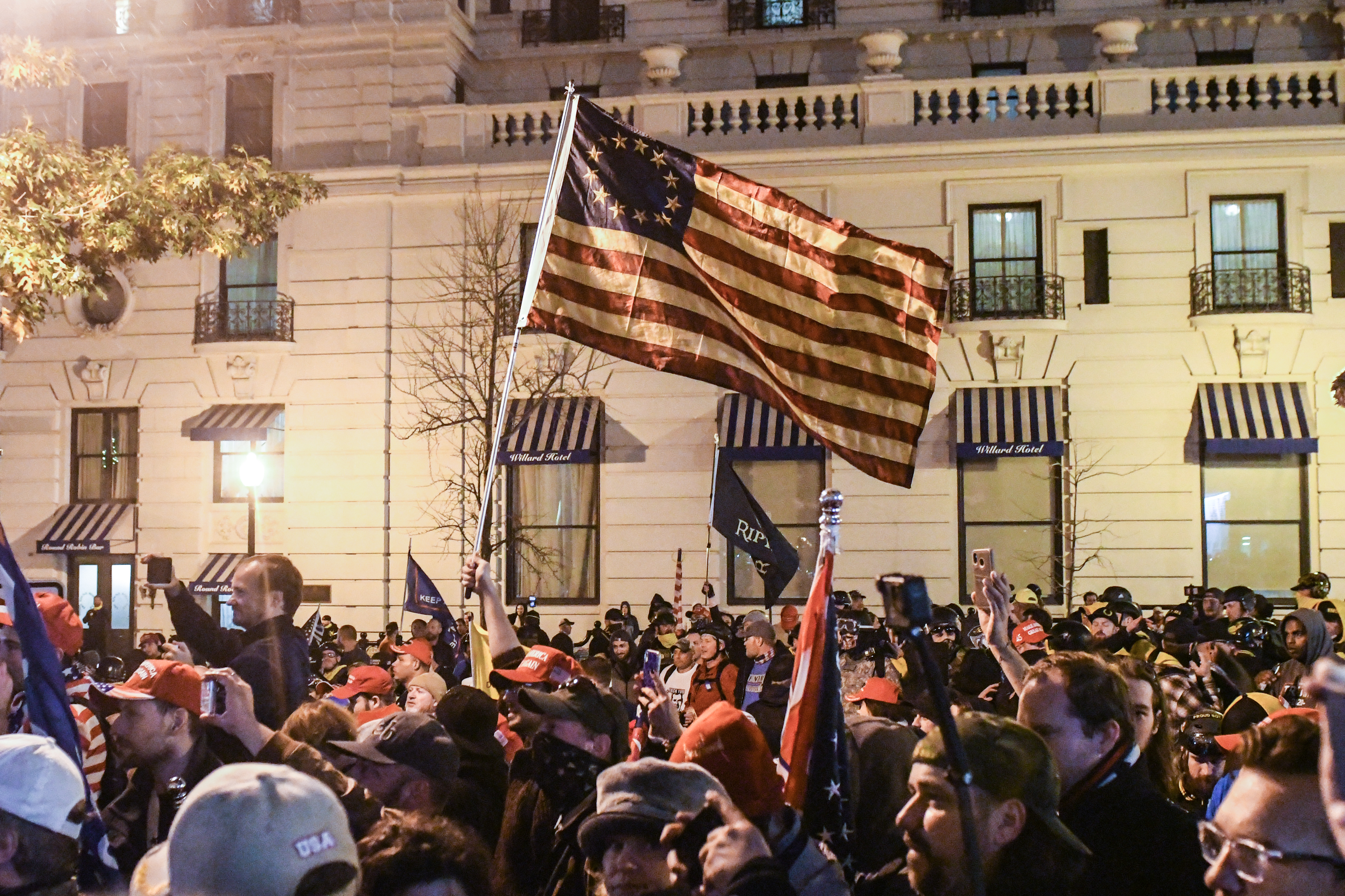 Choques entre partidarios y críticos de Donald Trump en Washington