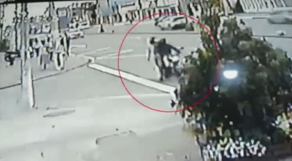 Hurto colectivo: seis hombres robaron a motociclista en Engativá, al occidente
