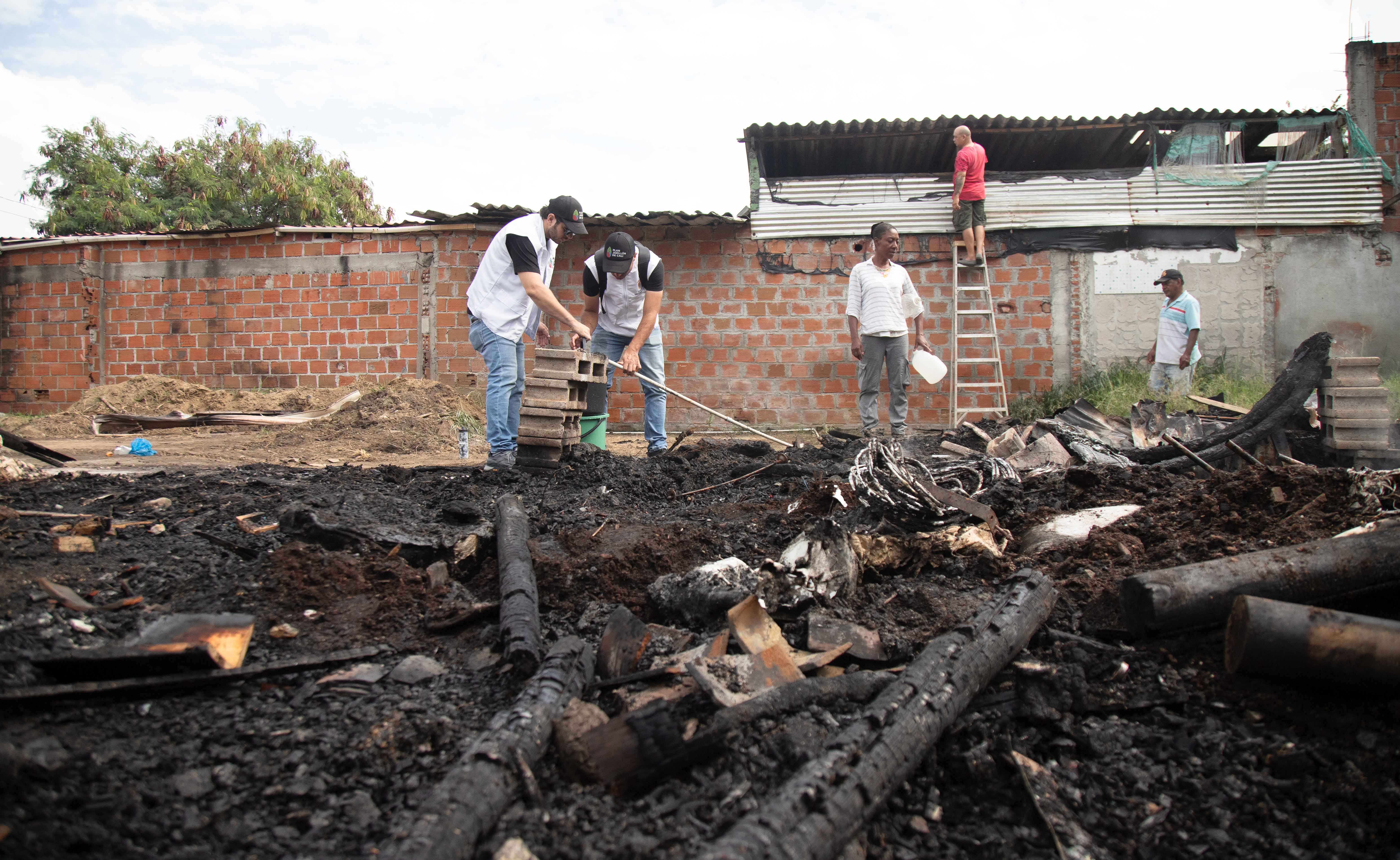 Incendio destruyó una de las seis huertas comunitarias del Jarillón del río Cauca en Cali