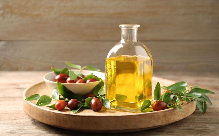 Este aceite esencial es rico en grasas monoinsaturadas, ácido decosanoico y vitamina E, un potente antioxidante.