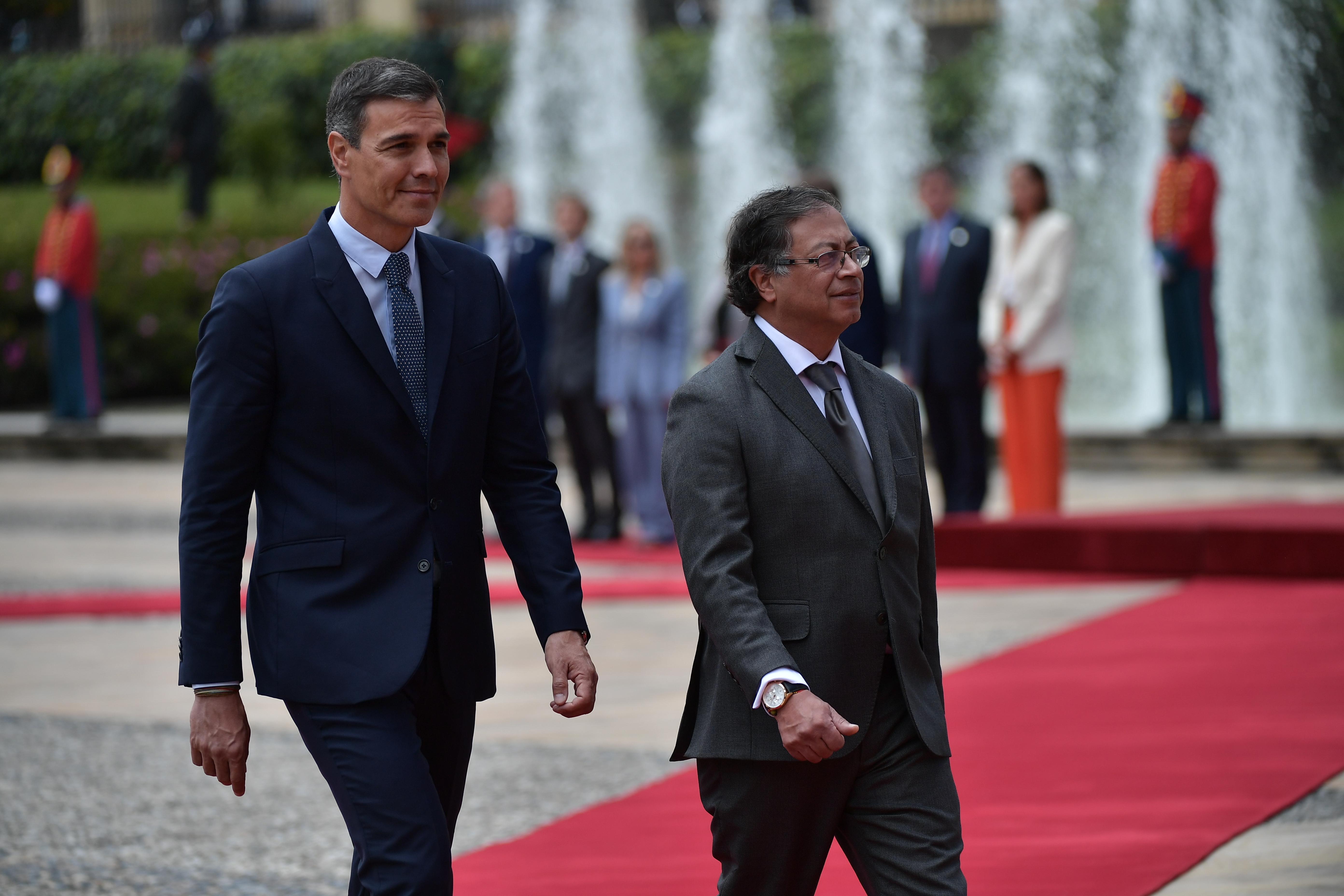 Petro, condecorado por el gobierno de España antes de su visita de Estado