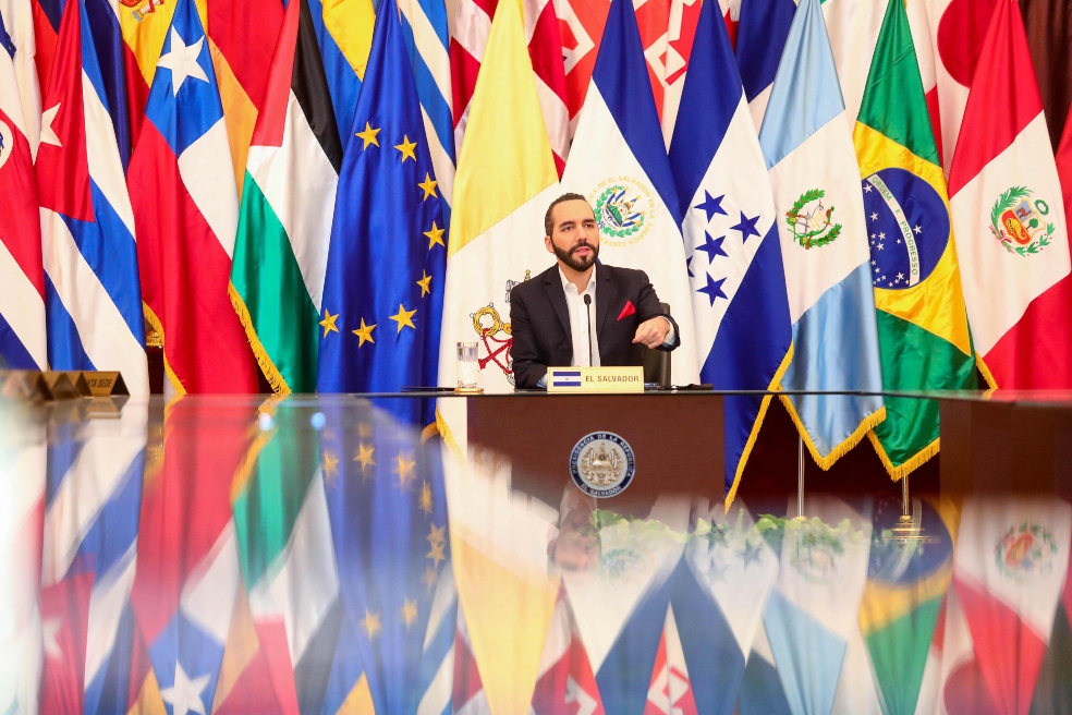 Nayib Bukele cita a embajadores en El Salvador para reclamarles por sus críticas
