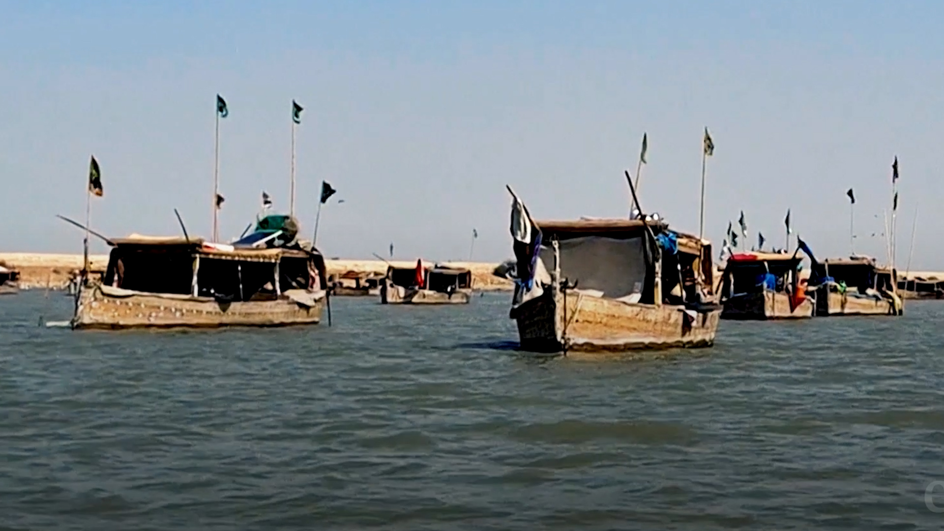 Aldeas flotantes en Pakistán están en riesgo de desaparecer
