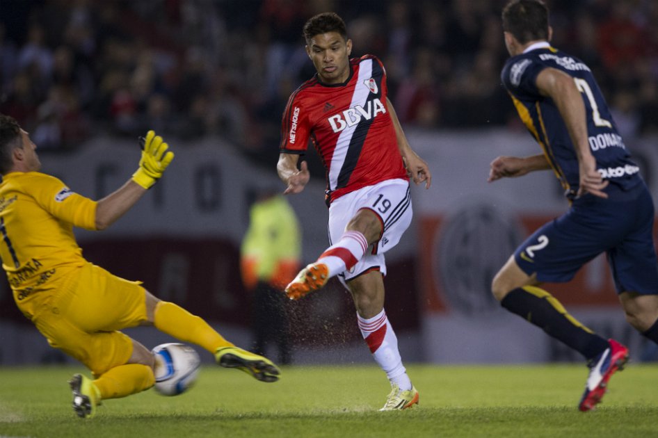 Con gol de Teo Gutiérrez, River festejó y es escolta en torneo argentino