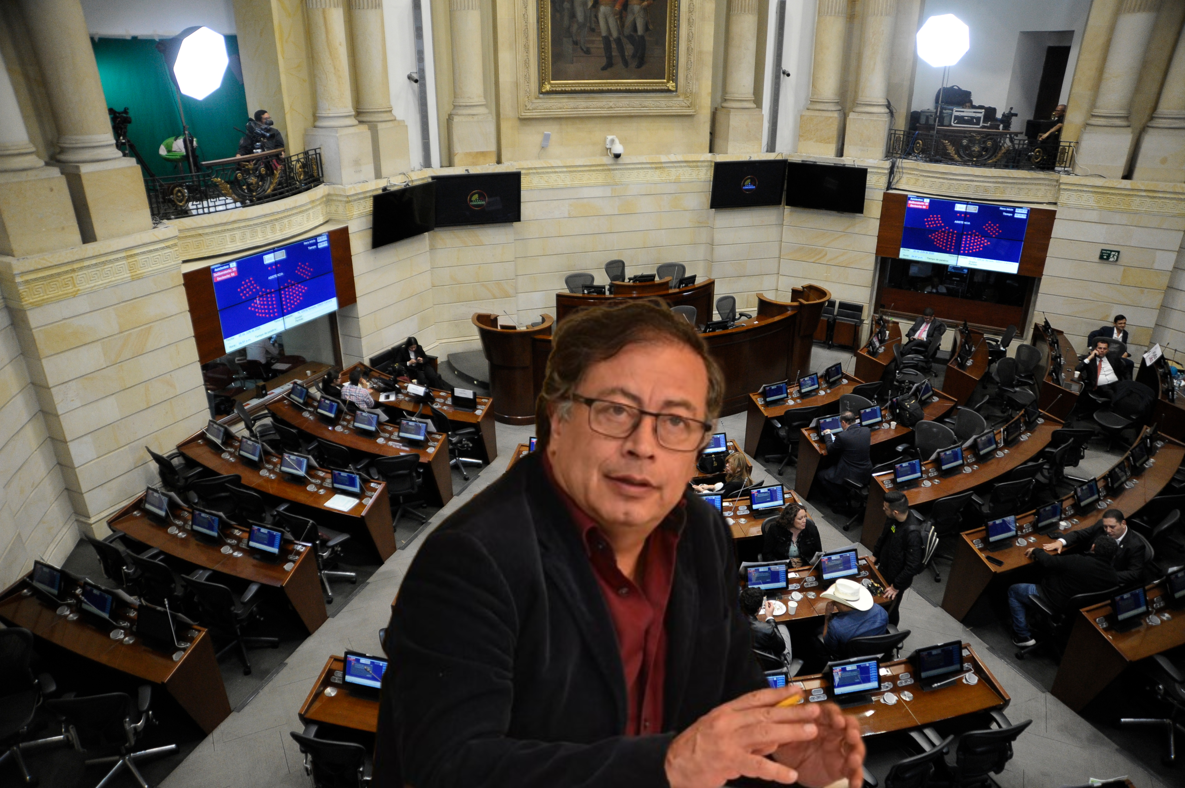 “Me opongo a la forma como ascienden los salarios de los congresistas”: Petro